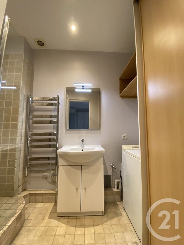 Afficher la photo en grand Appartement F3 à louer - 3 pièces - 65,77 m2 - Paris - 75014 - ILE-DE-FRANCE