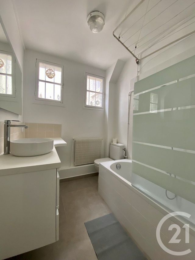 Afficher la photo en grand Appartement F3 à louer - 3 pièces - 48,50 m2 - Paris - 75013 - ILE-DE-FRANCE