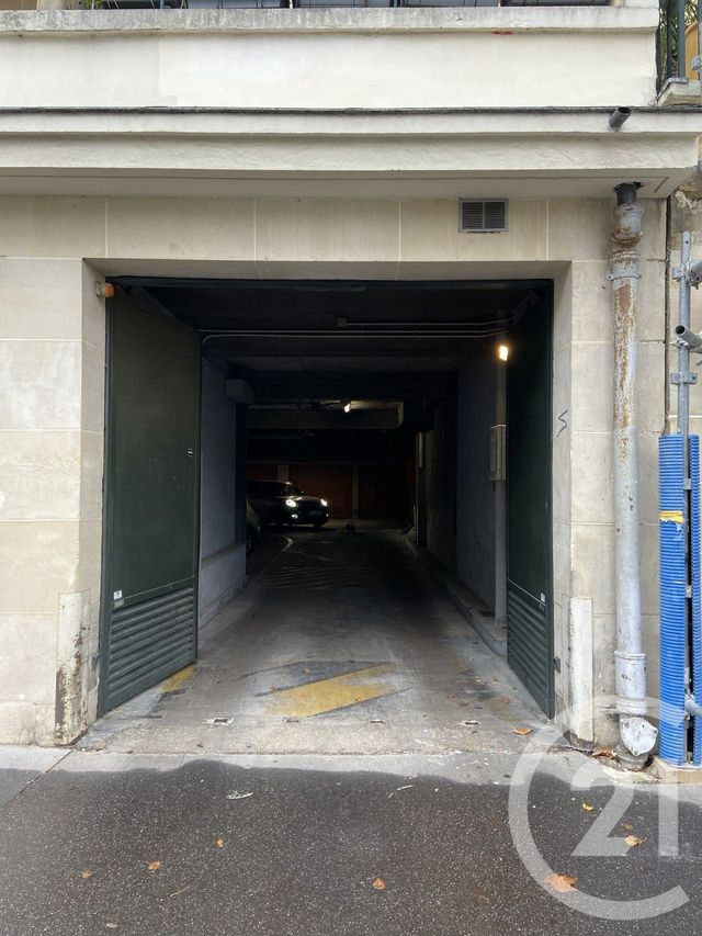 Parking à louer - 12 m2 - Paris - 75013 - ILE-DE-FRANCE